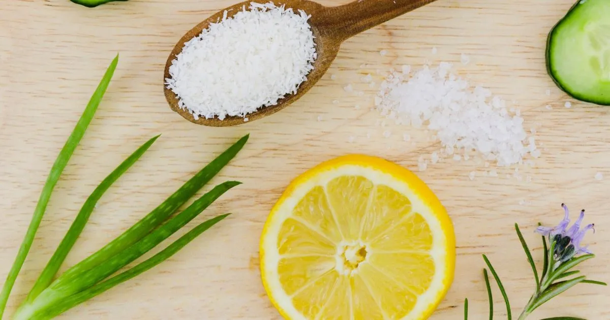 how to remove pimples with lemon and salt