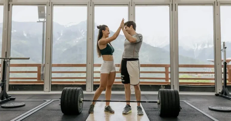 how does protein intake affect muscle retention in a calorie deficit