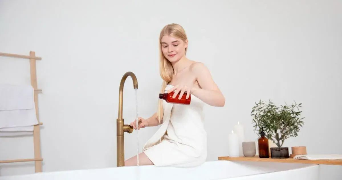 what does apple cider vinegar and baking soda bath do for females